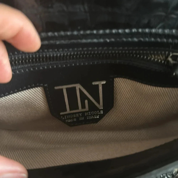 Lindsey Nicole black leather top handle bag - Picture 4 of 5